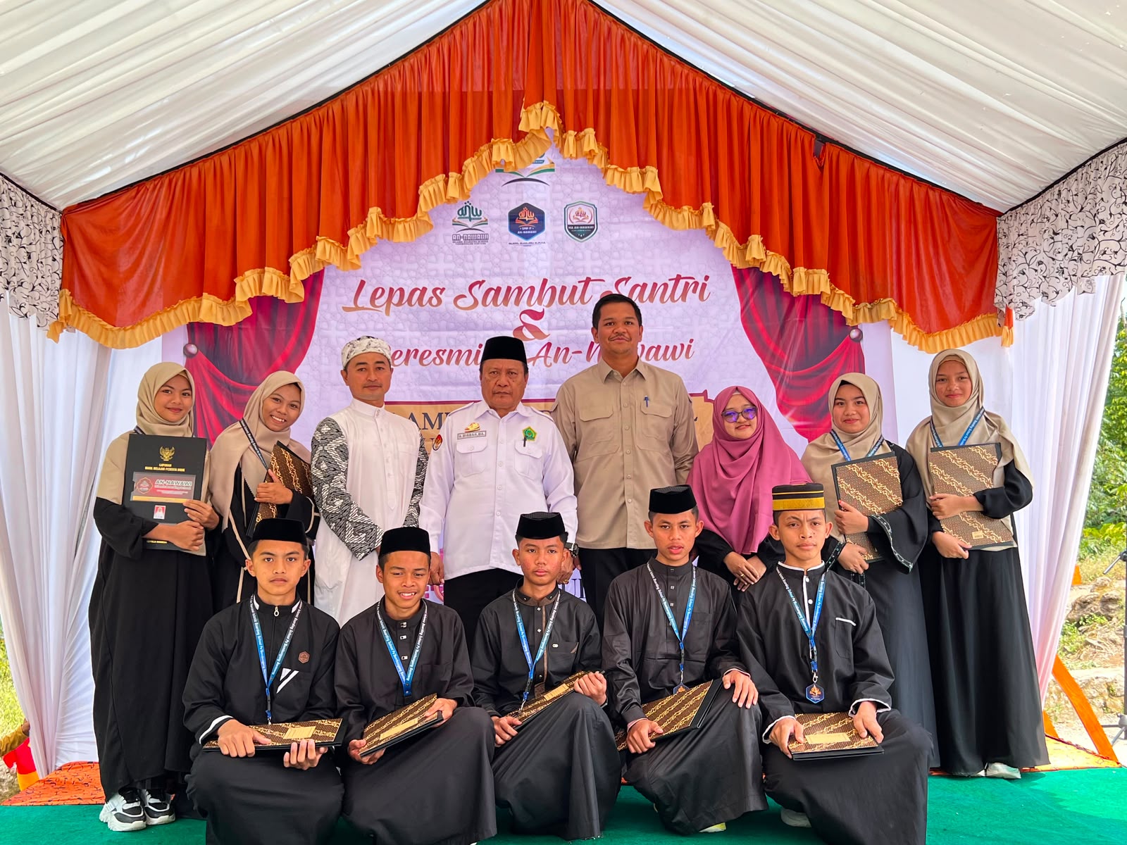 Daftar Alumni SMP IT An Nawawi Islamic Boarding School Pa'bumbungang Bantaeng