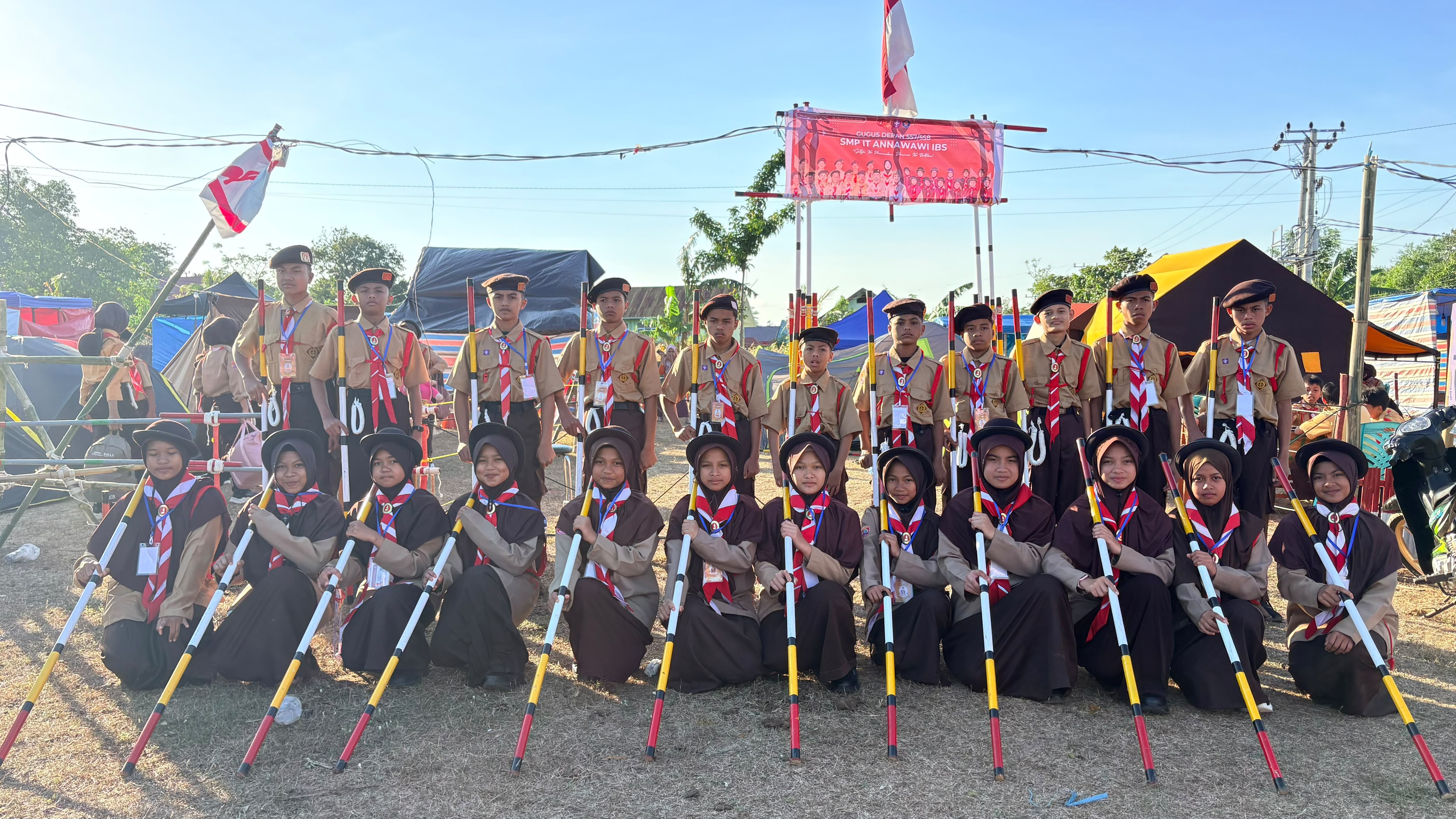 Semangat Kemerdekaan Berkobar, SMP IT An-Nawawi Islamic Boarding School Kirim Kontingen Perkemahan HUT RI ke-81